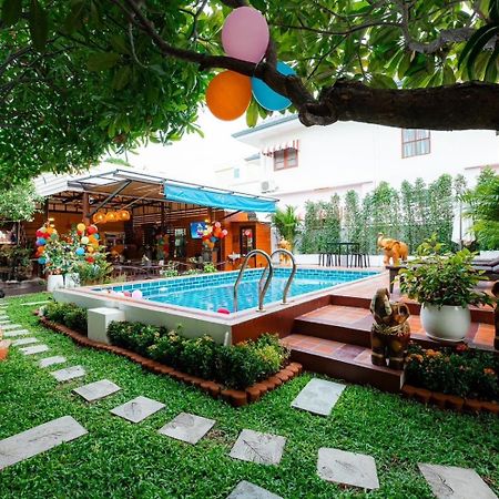 Amit Resort 51 Hua Hin Bagian luar foto