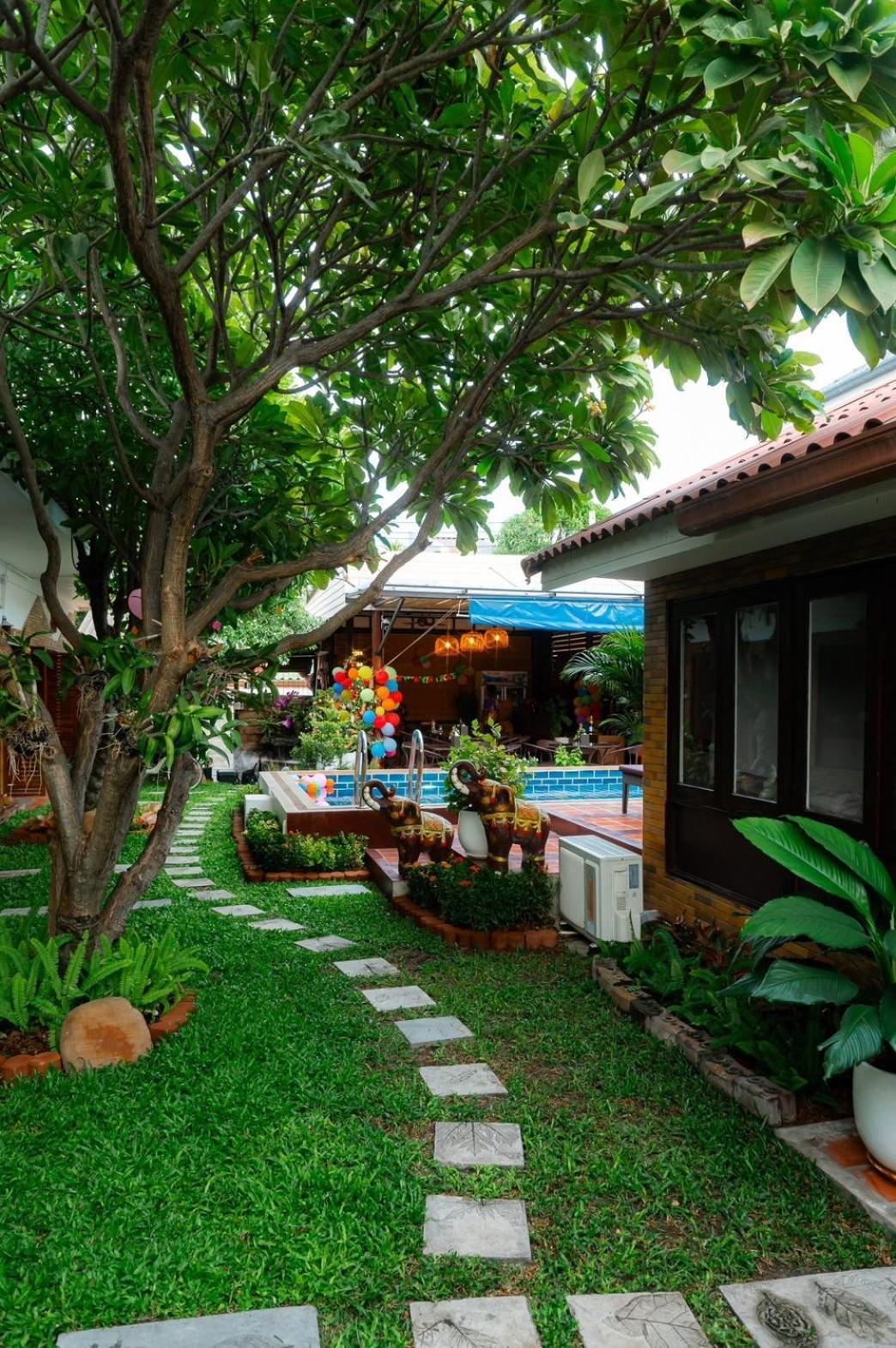 Amit Resort 51 Hua Hin Bagian luar foto