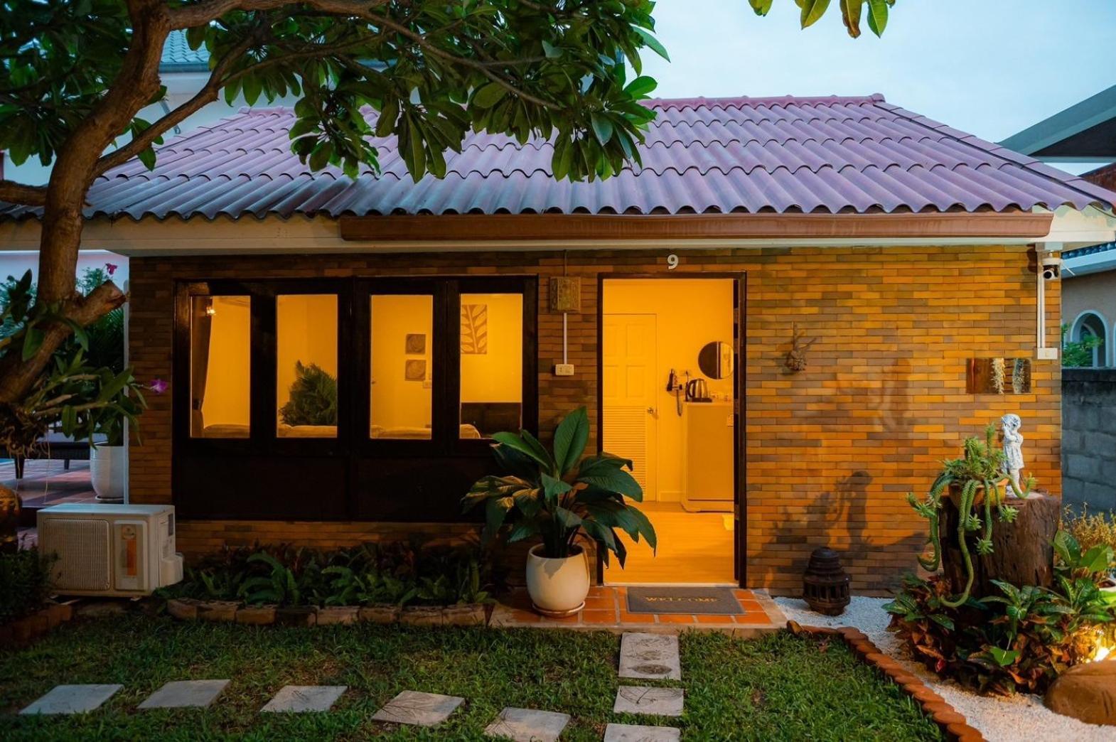 Amit Resort 51 Hua Hin Bagian luar foto